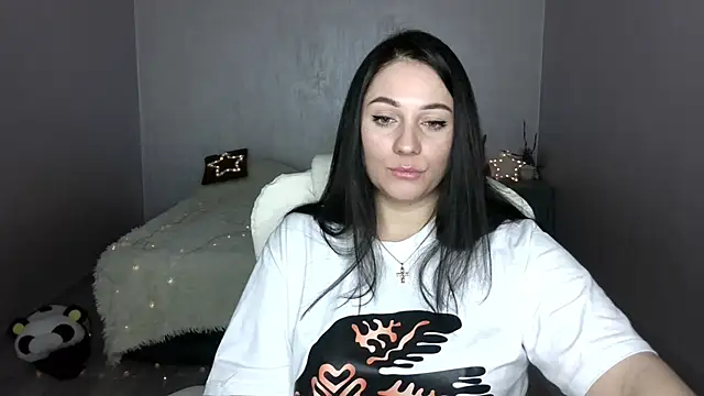 Emelyblum online show from March 6, 2025, 5:03 am