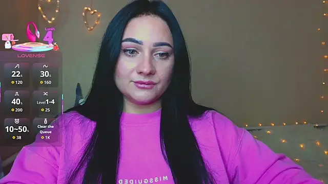 Emelyblum online show from November 12, 2025, 8:23 pm