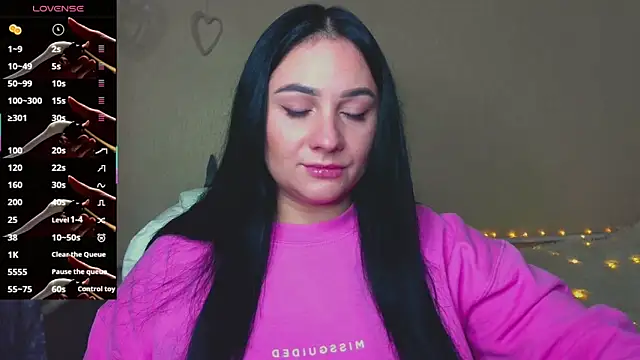 Emelyblum online show from November 10, 2025, 10:48 pm