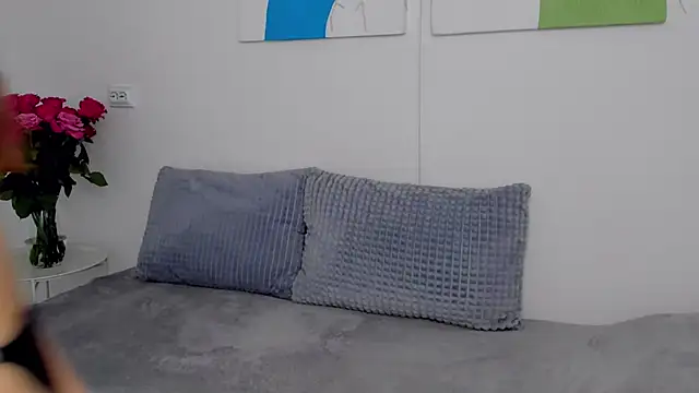 SelenaRousey online show from November 20, 2025, 7:09 am