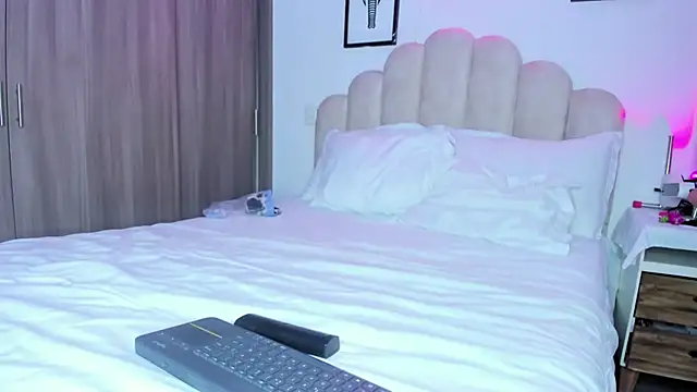 NaomiAsha online show from March 13, 2026, 8:25 pm