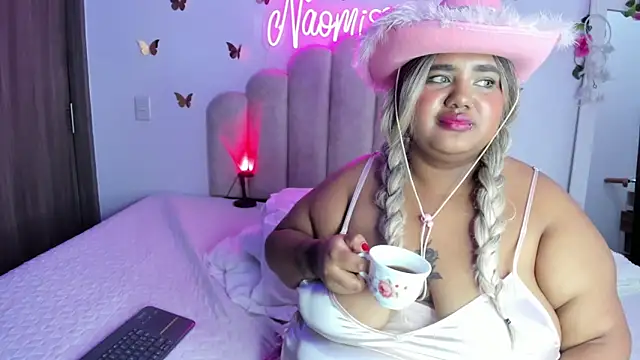 Snapshot of NaomiAsha chatting on October 2, 2025, 11:24 am NaomiAsha online show from October 2, 2025, 11:24 am