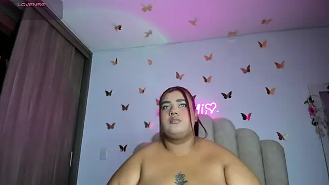 Snapshot of NaomiAsha chatting on October 7, 2025, 12:00 am NaomiAsha online show from October 7, 2025, 12:00 am