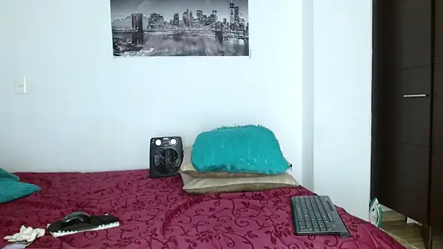 Snapshot of chicafitcaliente chatting on September 21, 2025, 3:00 am chicafitcaliente online show from September 21, 2025, 3:00 am