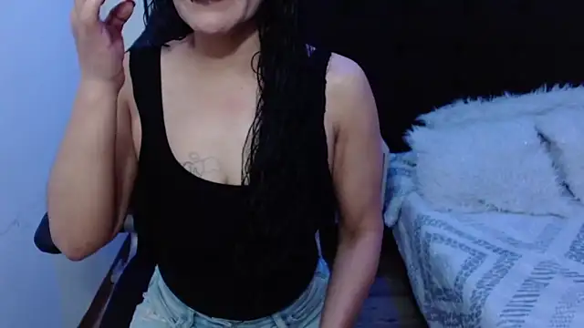 Snapshot of AlexandraJones_ chatting on September 27, 2025, 1:12 am AlexandraJones online show from September 27, 2025, 1:12 am