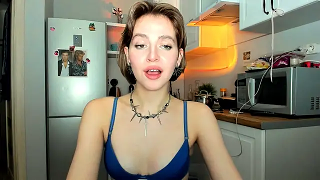 Niky  Jess online show from March 2, 2025, 6:35 pm