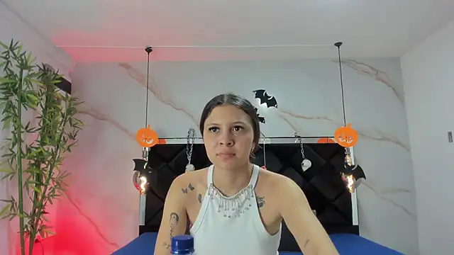 AngelaaCute  online show from October 29, 2025, 12:04 pm