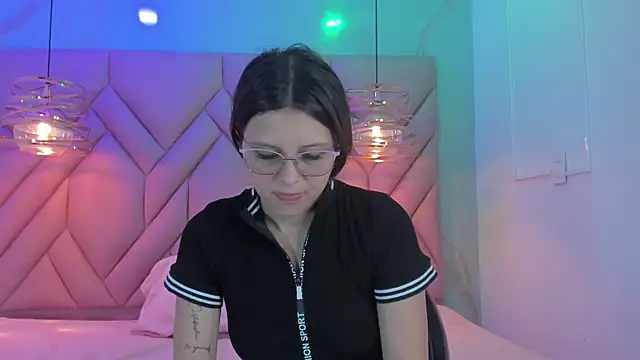 Snapshot of AngelaaCute_ chatting on June 16, 2026, 11:54 am AngelaaCute online show from June 16, 2026, 11:54 am