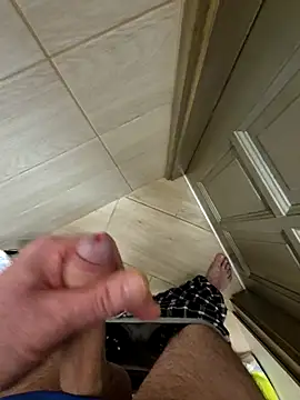 kisbiro77777 online show from April 4, 2026, 4:52 am