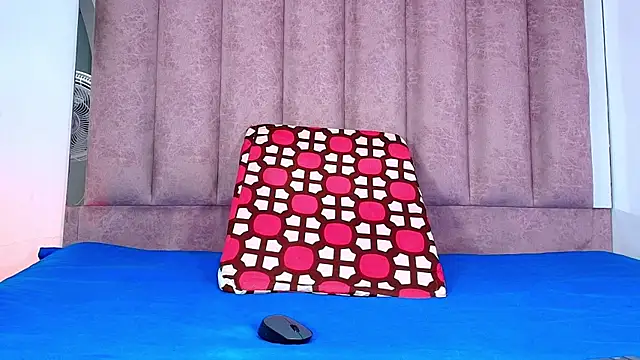 Snapshot of anisha_x chatting on October 17, 2025, 7:26 pm anisha x online show from October 17, 2025, 7:26 pm