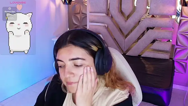 Snapshot of meraki_fraise chatting on September 26, 2025, 7:32 pm meraki fraise online show from September 26, 2025, 7:32 pm