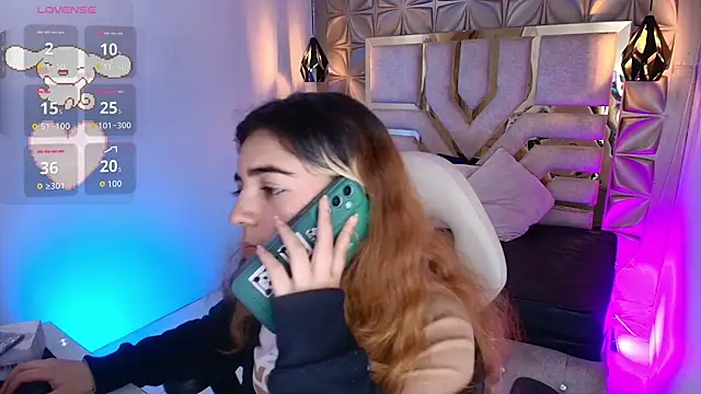 meraki fraise online show from November 9, 2025, 8:35 pm