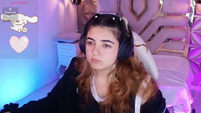 Snapshot of meraki_fraise chatting on October 13, 2025, 3:24 pm meraki fraise online show from October 13, 2025, 3:24 pm