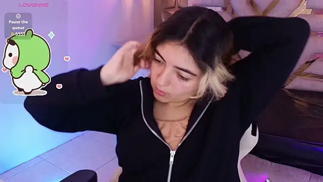 Snapshot of meraki_fraise chatting on October 5, 2025, 7:15 pm meraki fraise online show from October 5, 2025, 7:15 pm