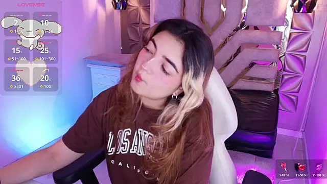 Snapshot of meraki_fraise chatting on October 18, 2025, 7:49 pm meraki fraise online show from October 18, 2025, 7:49 pm