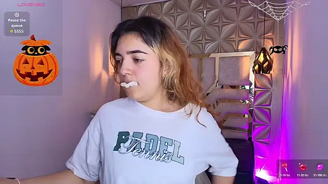 Snapshot of meraki_fraise chatting on October 31, 2025, 8:27 pm meraki fraise online show from October 31, 2025, 8:27 pm