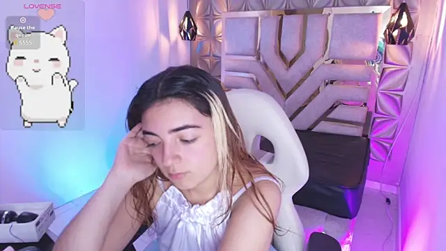 Snapshot of meraki_fraise chatting on September 22, 2025, 6:47 pm meraki fraise online show from September 22, 2025, 6:47 pm