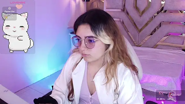 Snapshot of meraki_fraise chatting on October 2, 2025, 7:50 pm meraki fraise online show from October 2, 2025, 7:50 pm