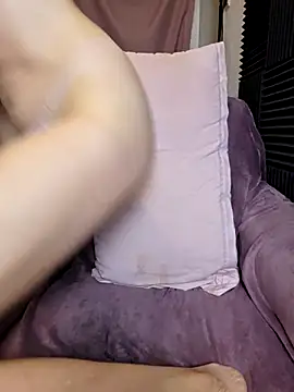 Snapshot of MilaCat0000 chatting on October 15, 2025, 8:17 pm MilaCat0000 online show from October 15, 2025, 8:17 pm