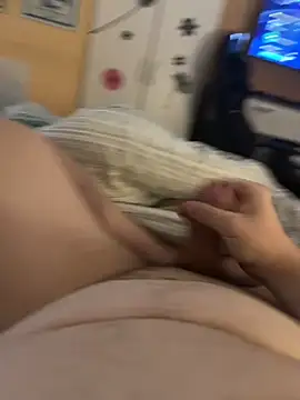 itzznick2005 online show from February 6, 2025, 10:47 am