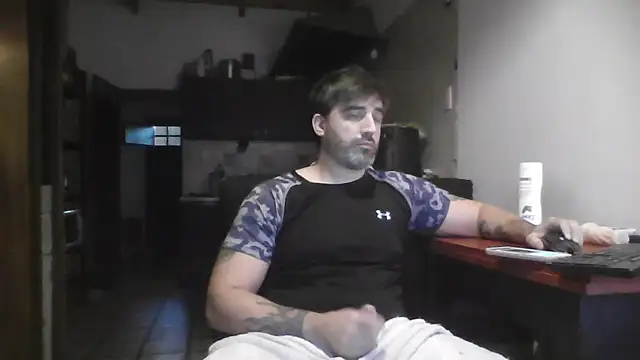 ozzypsico13 online show from April 10, 2026, 9:22 pm