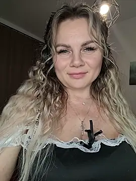 candy queeen online show from January 13, 2026, 2:43 pm