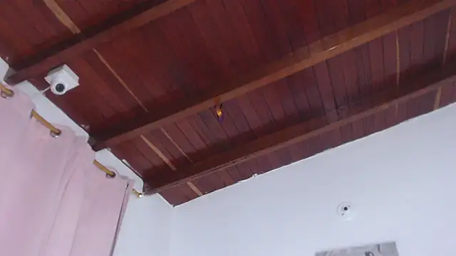 Snapshot of Amara_Red chatting on October 18, 2025, 11:23 am Amara Red online show from October 18, 2025, 11:23 am