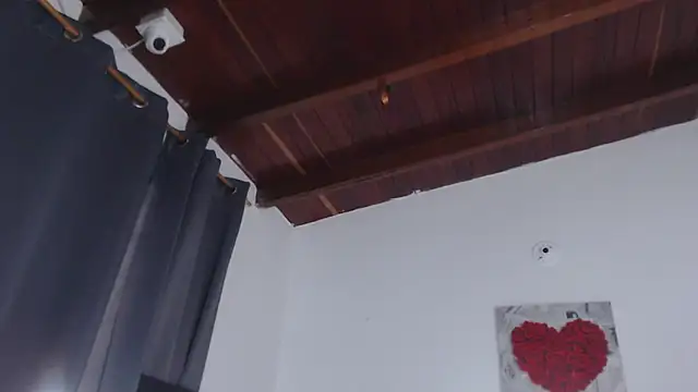 Snapshot of Amara_Red chatting on October 13, 2025, 11:12 am Amara Red online show from October 13, 2025, 11:12 am