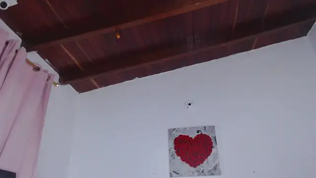 Snapshot of Amara_Red chatting on October 28, 2025, 11:09 am Amara Red online show from October 28, 2025, 11:09 am