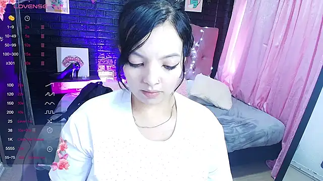 Snapshot of loren_tits24 chatting on September 26, 2025, 9:43 pm loren tits24 online show from September 26, 2025, 9:43 pm