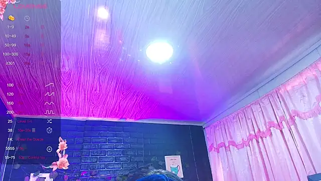 Snapshot of loren_tits24 chatting on September 17, 2025, 9:39 pm loren tits24 online show from September 17, 2025, 9:39 pm