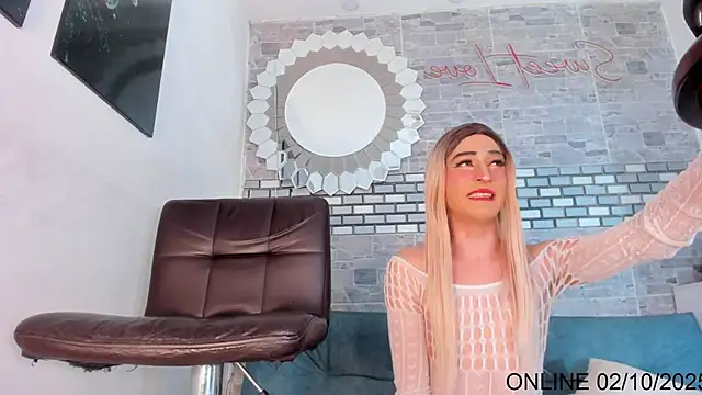 Snapshot of MystiqueTs chatting on October 2, 2025, 1:36 pm MystiqueTs online show from October 2, 2025, 1:36 pm