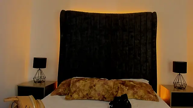 Snapshot of AnnyCherry_ chatting on September 29, 2025, 10:15 pm AnnyCherry online show from September 29, 2025, 10:15 pm