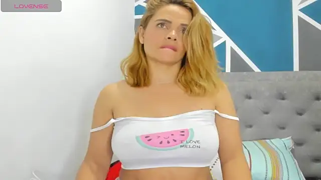 Snapshot of Ana_star_ chatting on February 11, 2026, 11:37 pm Ana star online show from February 11, 2026, 11:37 pm