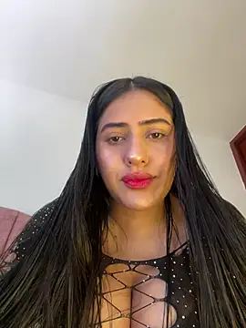 Paris-love online show from March 7, 2025, 7:05 pm