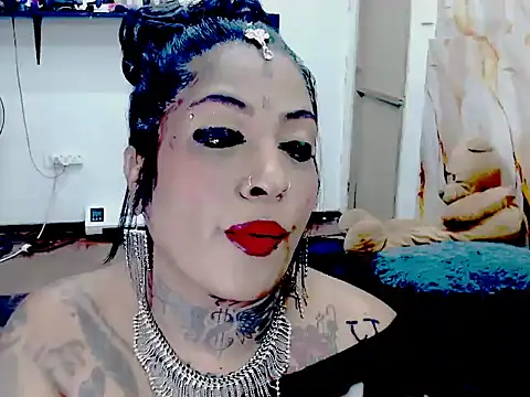 Indiancatz2 online show from May 10, 2026, 5:26 pm