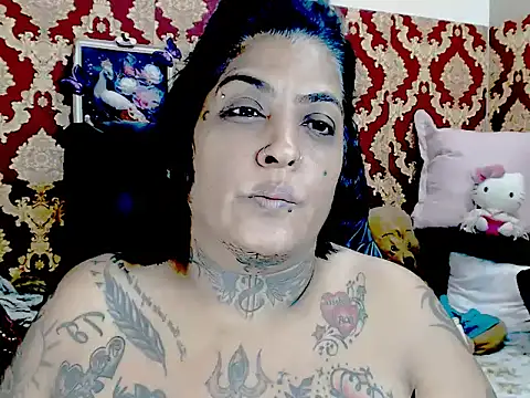 Indiancatz2 online show from November 25, 2025, 5:46 pm