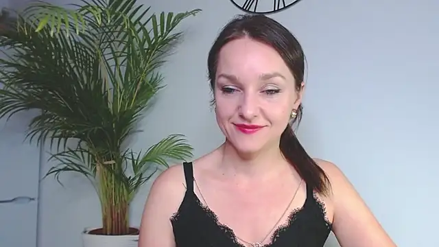 AliciaDesire online show from December 12, 2024, 6:31 pm