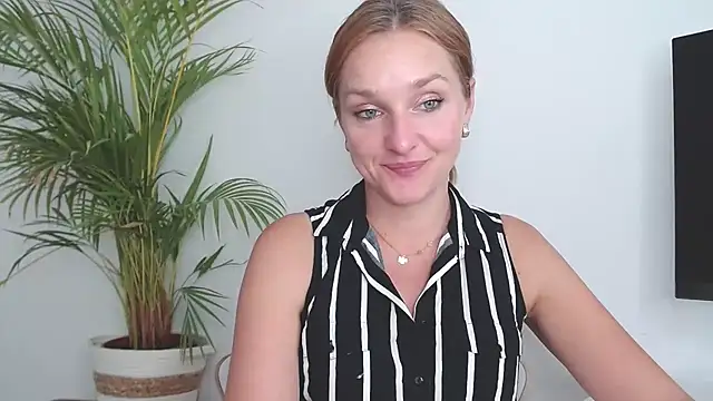 AliciaDesire online show from October 16, 2025, 1:08 pm