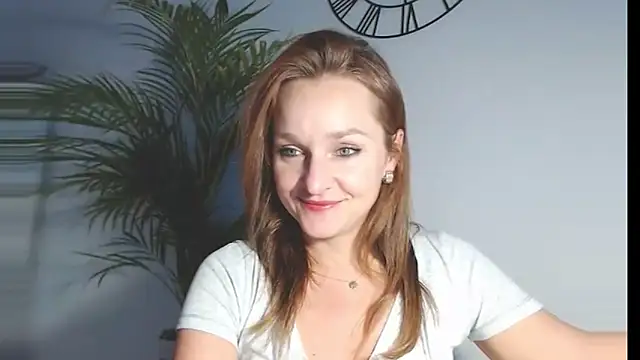 AliciaDesire online show from November 19, 2025, 1:55 pm