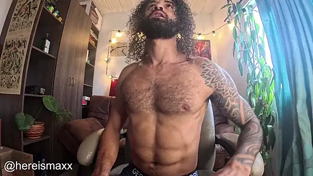 Snapshot of MaxG__ chatting on October 27, 2025, 5:25 pm MaxG online show from October 27, 2025, 5:25 pm