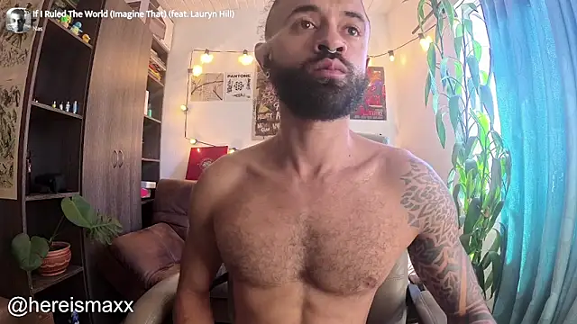 Snapshot of MaxG__ chatting on October 26, 2025, 4:07 pm MaxG online show from October 26, 2025, 4:07 pm