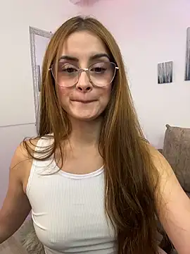 MiaaLoren online show from February 27, 2026, 7:24 pm