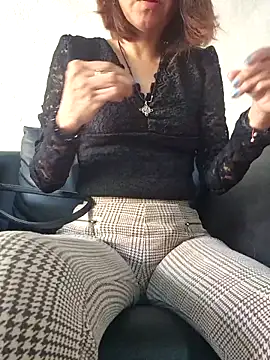 Lunababymylove online show from September 24, 2025, 6:47 pm