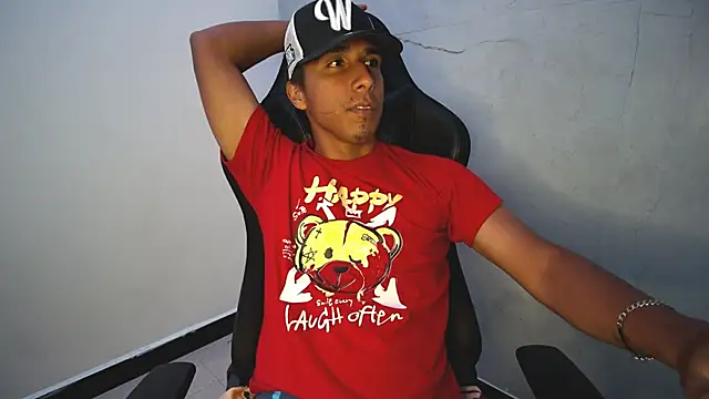 Snapshot of michaelhotbbc chatting on October 16, 2025, 3:37 am michaelhotbbc online show from October 16, 2025, 3:37 am