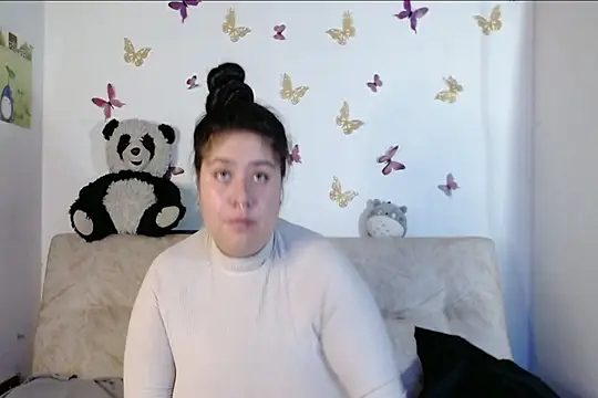 Snapshot of LennaTurnerr chatting on February 1, 2026, 9:13 pm LennaTurnerr online show from February 1, 2026, 9:13 pm