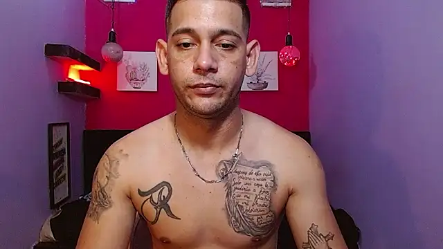 hugecocks hot online show from May 15, 2026, 7:23 pm