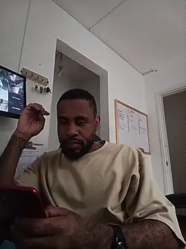 Snapshot of KaelMoreau chatting on October 30, 2025, 12:36 pm KaelMoreau online show from October 30, 2025, 12:36 pm