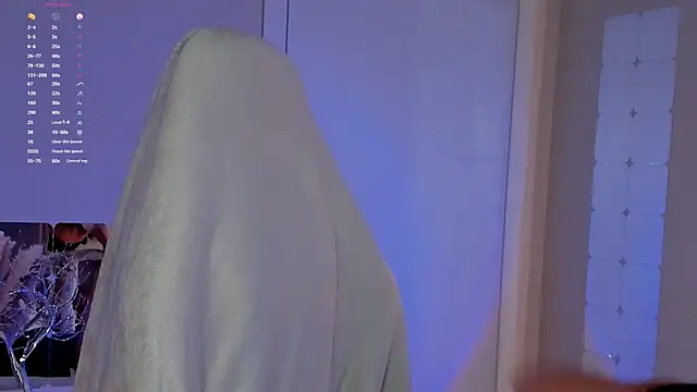 Snapshot of _Sweetie_ chatting on October 12, 2025, 5:03 pm Sweetie online show from October 12, 2025, 5:03 pm