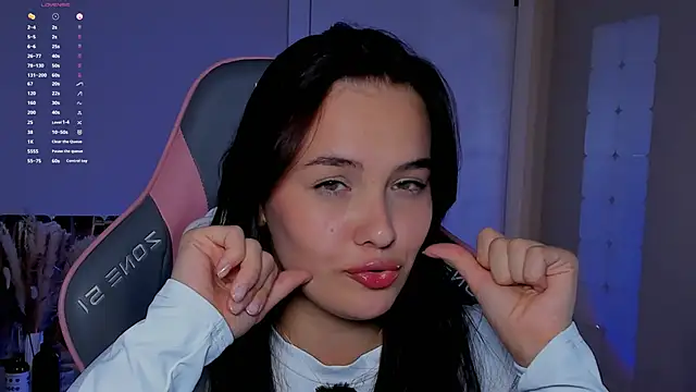 Snapshot of _Sweetie_ chatting on October 18, 2025, 7:27 pm Sweetie online show from October 18, 2025, 7:27 pm